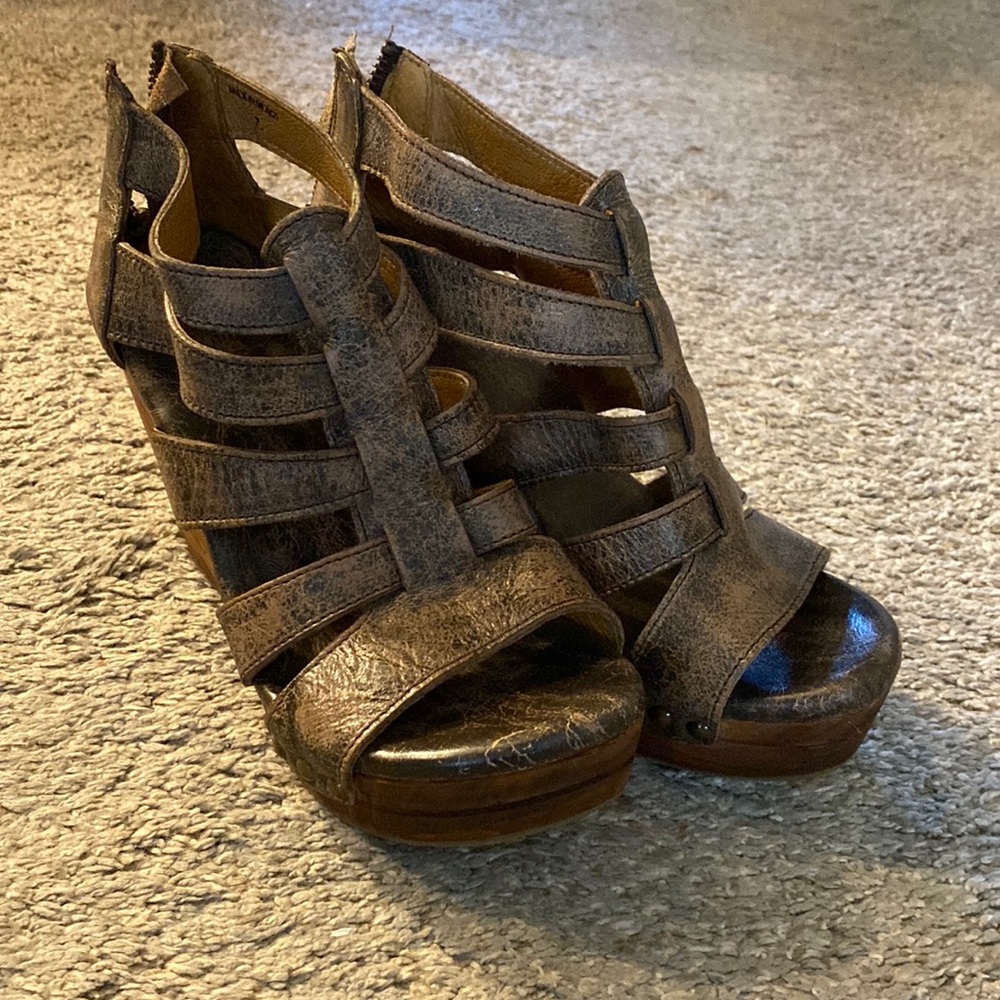 Bed Stu Wedges